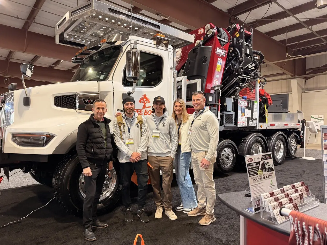Team photo of Tree Boss, a family-owned tree service company.